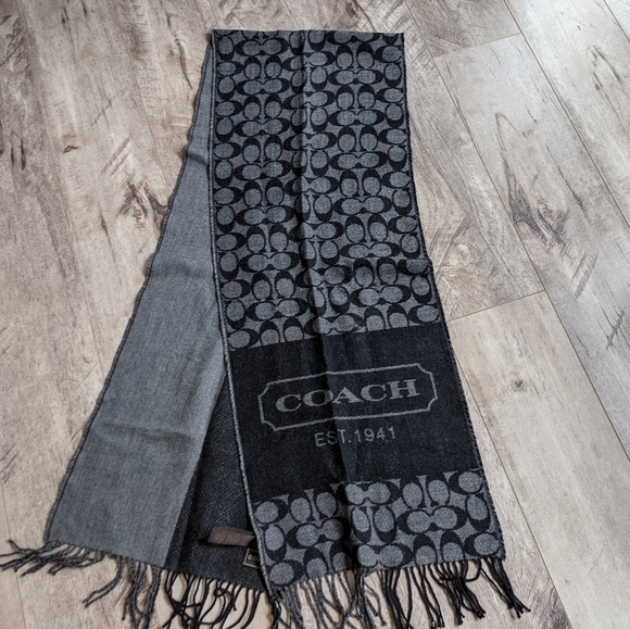 Coach Classic Wool Scarf - Picture 1 of 8